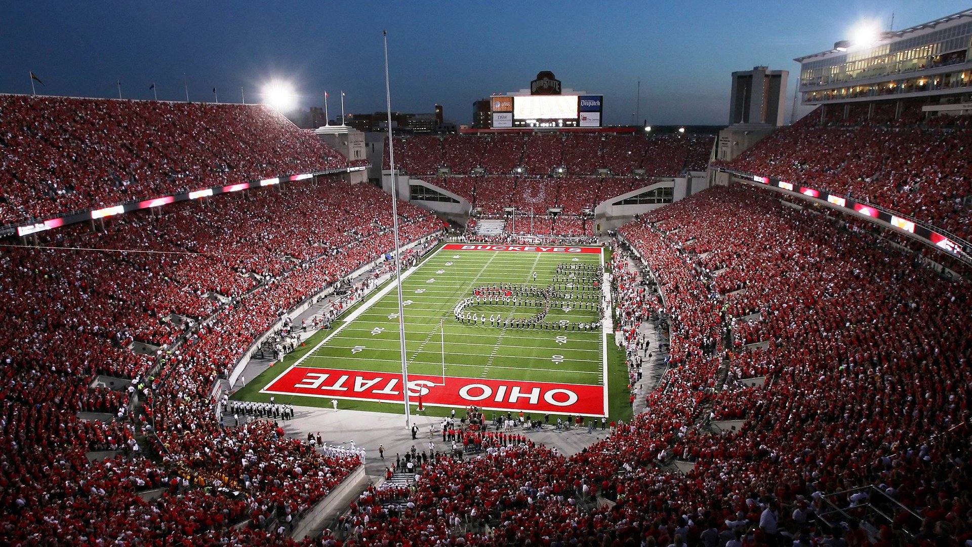 今夜英超焦点战！AC米兰迎战巴塞罗那，爆冷或上演